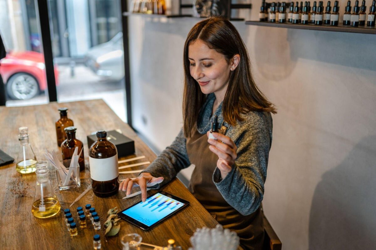 About us | Explore The World Of Perfumery with Aromaverse | Aromaverse